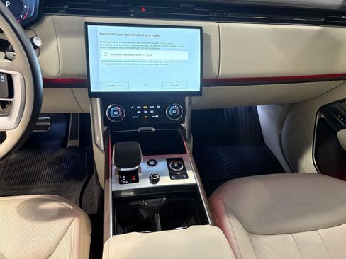 Used 2023 Land Rover Range Rover Long Wheelbase SE AWD/4WD image 18