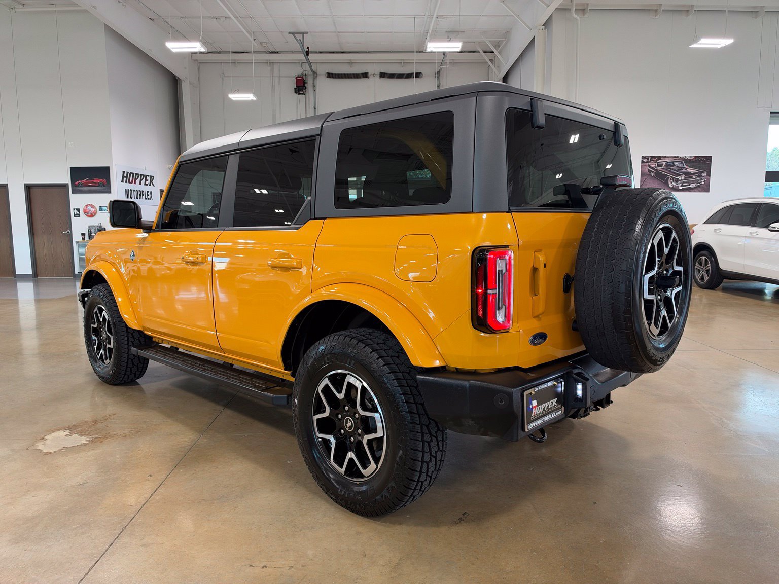 Used 2022 Ford Bronco Outer Banks AWD/4WD image 6