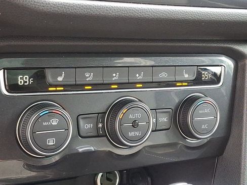 Used 2021 Volkswagen Tiguan SE R-Line image 17