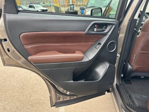 Used 2017 Subaru Forester 2.5i Touring AWD/4WD image 22