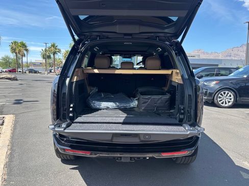 New 2026 Land Rover Range Rover Long Wheelbase SE AWD/4WD image 4