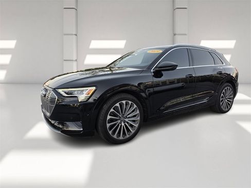 Used 2019 Audi e-tron Prestige image 8