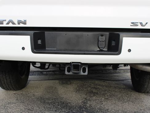 Certified 2022 Nissan Titan SV w/ SV Convenience Package image 7