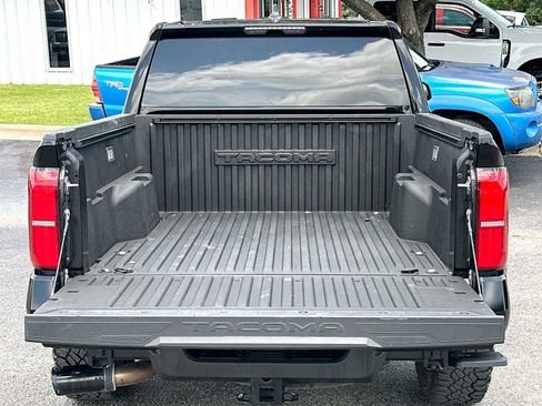 Used 2025 Toyota Tacoma TRD Sport AWD/4WD image 28