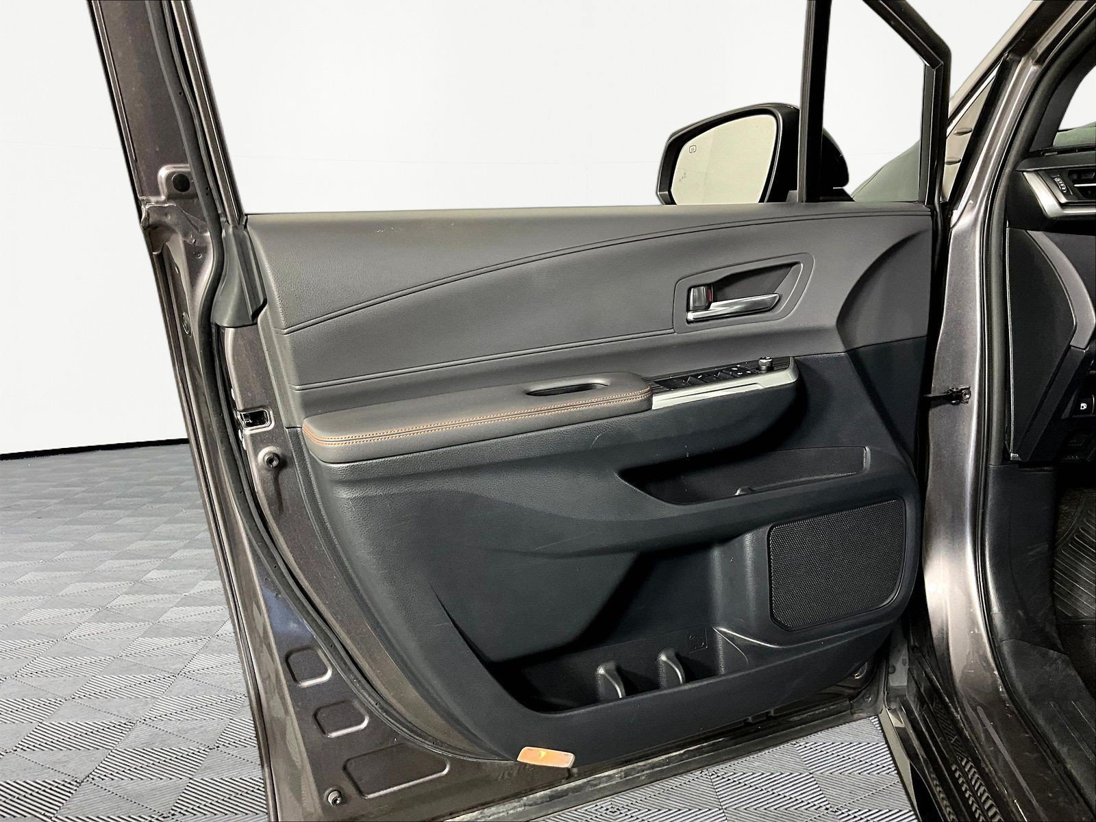 Used 2021 Toyota Sienna XSE FWD image 18