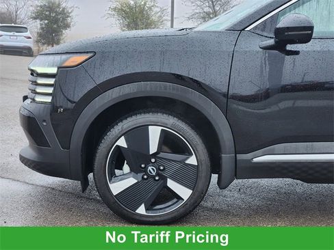 Certified 2025 Nissan Kicks SR w/ Illumination Package image 8