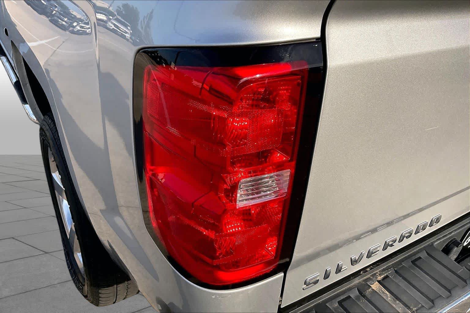 Used 2018 Chevrolet Silverado 1500 LT w/ Texas Edition RWD image 26