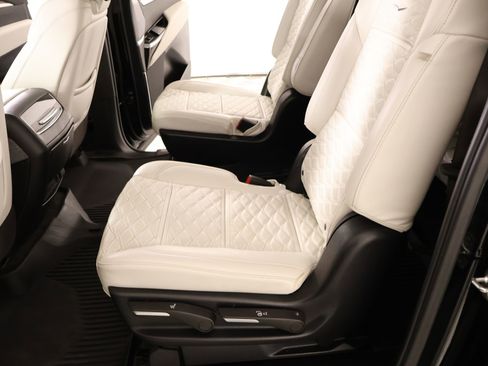 Used 2025 Cadillac Escalade ESV Sport Platinum w/ LPO, Floor Liner Package AWD/4WD image 13
