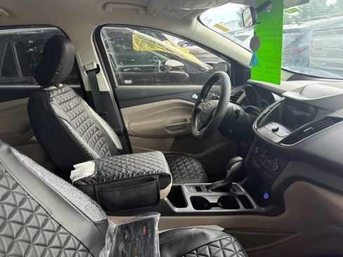 Used 2019 Ford Escape SE AWD/4WD image 3