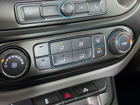 Used 2022 Chevrolet Colorado W/T image 16