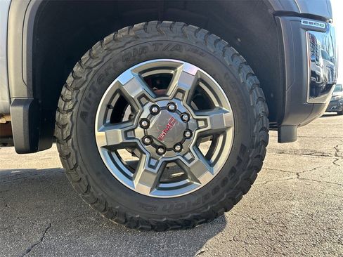 Used 2025 GMC Sierra 2500 SLT w/ SLT Premium Package image 13