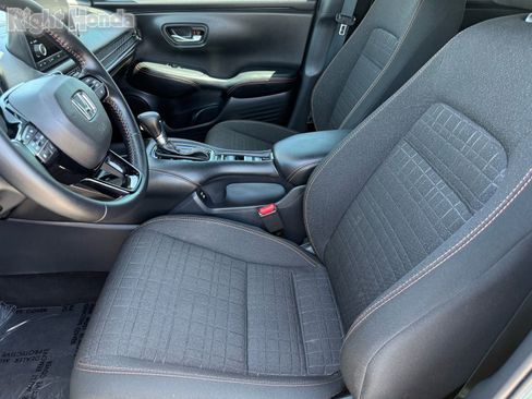 Certified 2025 Honda HR-V Sport image 13
