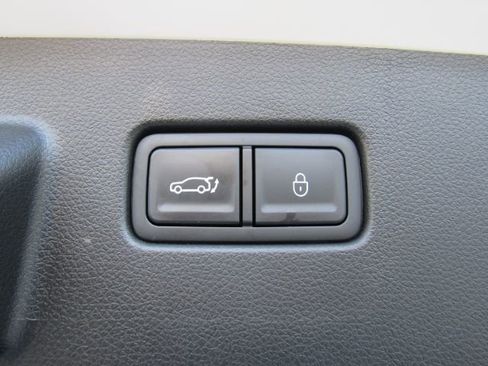 Used 2024 Genesis GV60 RWD image 29