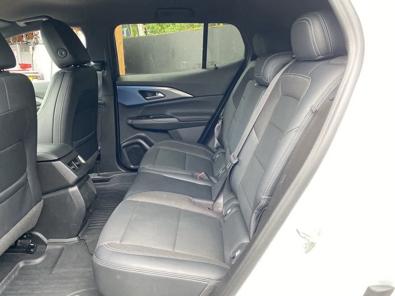 Used 2024 Chevrolet Equinox EV LT AWD/4WD image 16
