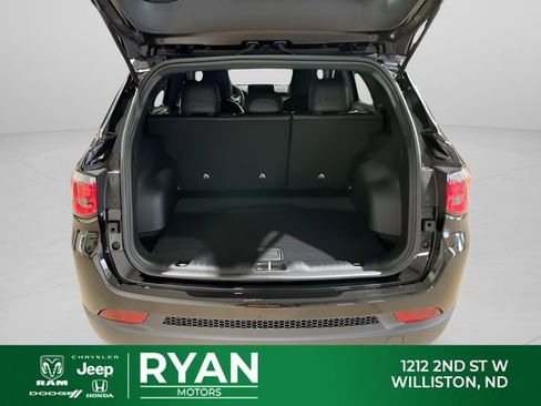 New 2026 Jeep Compass Latitude AWD/4WD image 12