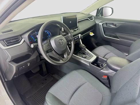 Used 2025 Toyota RAV4 XLE image 9