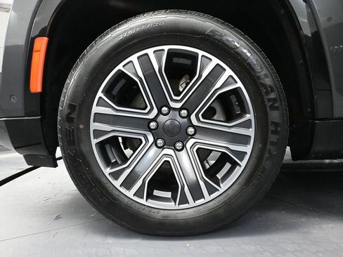 Used 2024 Jeep Wagoneer Series II w/ Flexible Seating Group AWD/4WD image 16