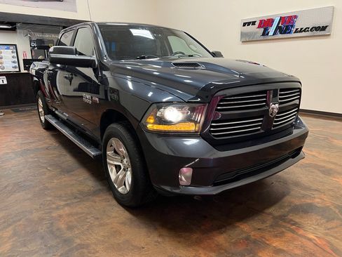 Used 2017 RAM 1500 Sport image 3