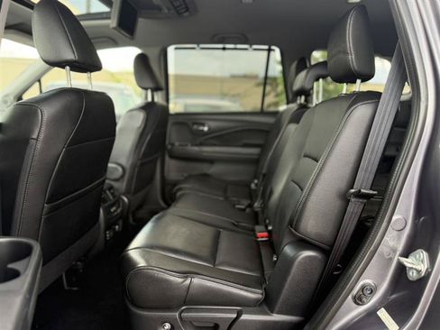 Used 2016 Honda Pilot Touring image 25