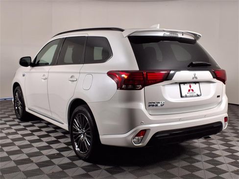 Used 2022 Mitsubishi Outlander LE image 5