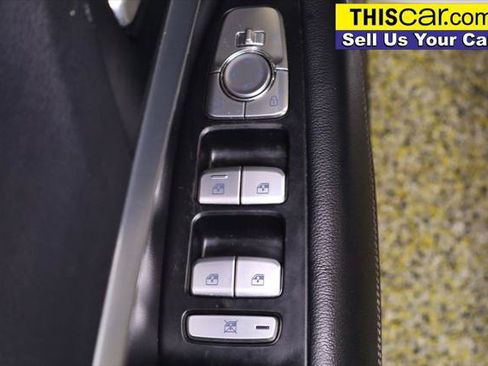 Used 2020 Genesis G70 2.0T RWD image 32