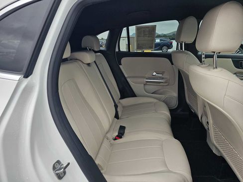 Used 2026 Mercedes-Benz GLA 250 image 12