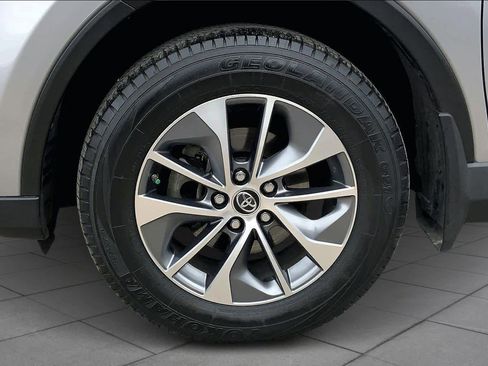 Used 2018 Toyota RAV4 XLE image 11