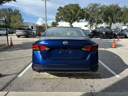 Used 2024 Nissan Altima 2.5 S FWD image 7