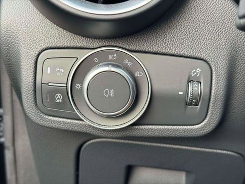 Used 2023 Alfa Romeo Stelvio Veloce image 19