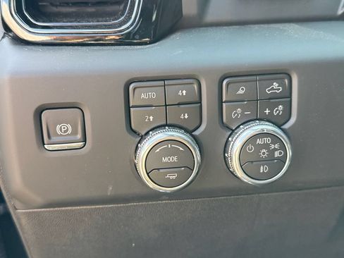 Used 2026 GMC Sierra 2500 AT4 w/ AT4 Premium Plus Package AWD/4WD image 19
