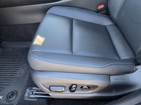 Certified 2025 Lexus UX 300h FWD w/ Accessory Package (Z2) image 17