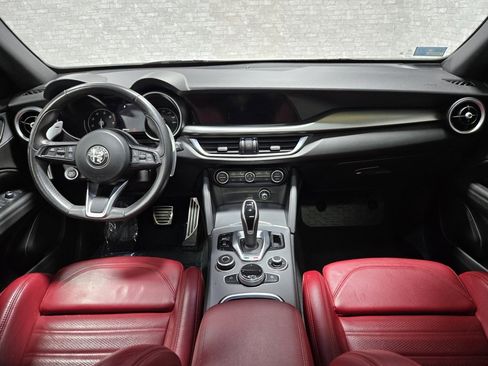 Used 2022 Alfa Romeo Stelvio Veloce image 38