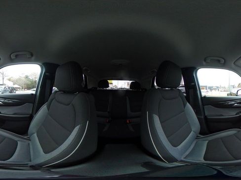 Used 2025 Chevrolet TrailBlazer LT image 42