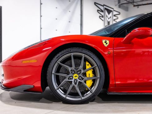 Used 2012 Ferrari 458 Italia Coupe RWD image 18