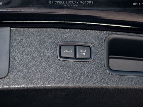 Used 2024 Porsche Macan image 9