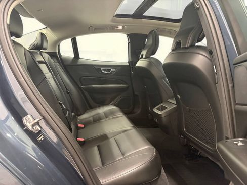 Used 2019 Volvo S60 T5 Momentum w/ Premium Package FWD image 12