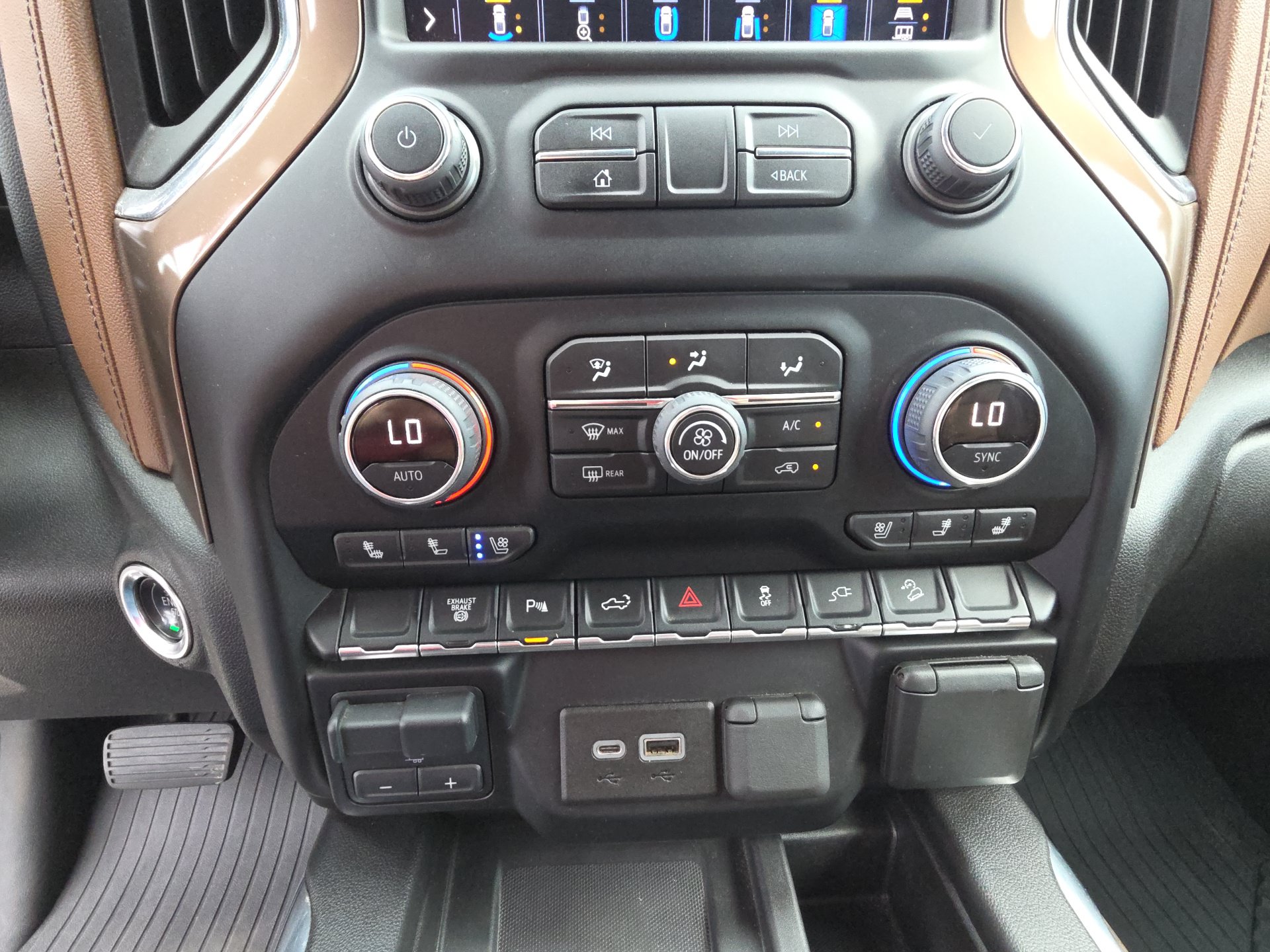Used 2022 Chevrolet Silverado 2500 High Country AWD/4WD image 25