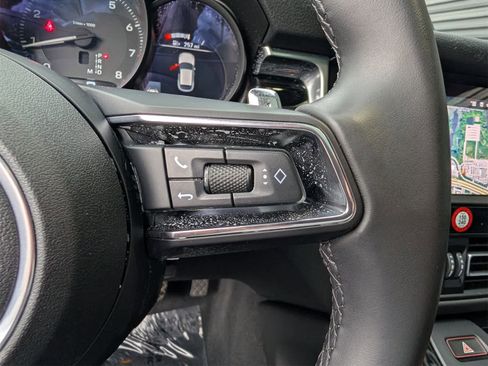 Used 2025 Porsche Macan image 16