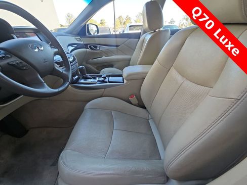 Used 2019 INFINITI Q70 Luxe image 14