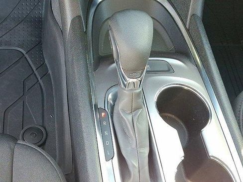 Used 2022 Chevrolet Malibu LT image 14