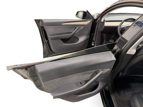 Used 2023 Tesla Model Y AWD image 10