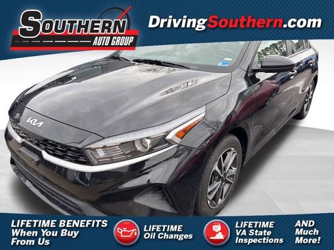 Used 2023 Kia Forte LXS image 1