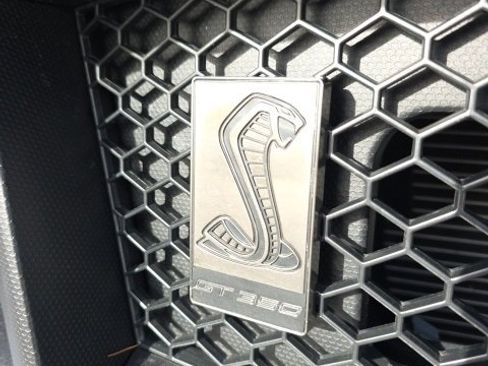 Used 2016 Ford Mustang Shelby GT350 w/ Technology Package image 12