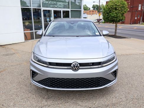 Used 2026 Volkswagen Jetta SE w/ Black Wheel Package FWD image 8