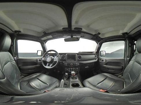 Used 2018 Jeep Wrangler Unlimited Sahara AWD/4WD image 36