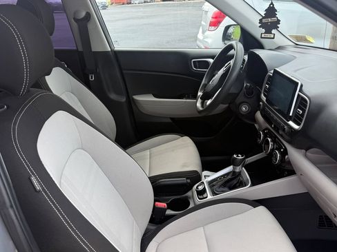Used 2020 Hyundai Venue SEL FWD image 47