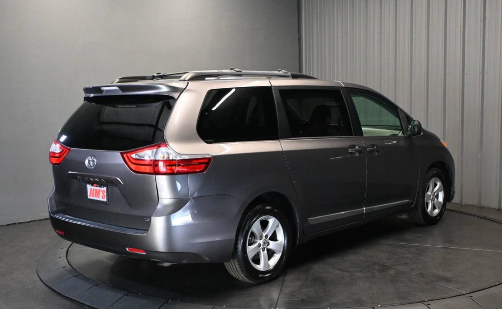 Used 2017 Toyota Sienna LE FWD image 5