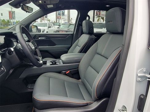 Used 2026 GMC Acadia AT4 w/ Luxury Package image 20