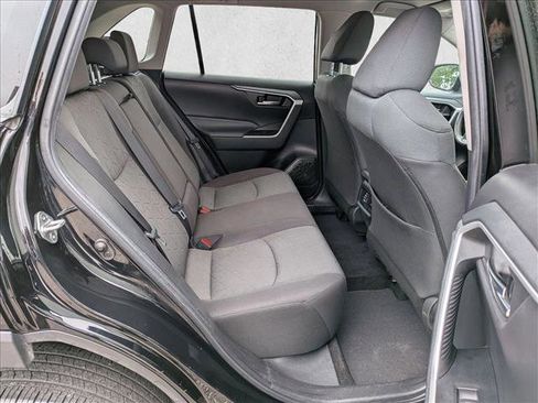 Used 2022 Toyota RAV4 XLE FWD image 20