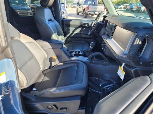 New 2025 Ford Bronco Outer Banks w/ Sasquatch Package image 13